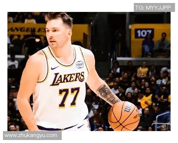 镜头回顾:东契奇这一幕令人泪目